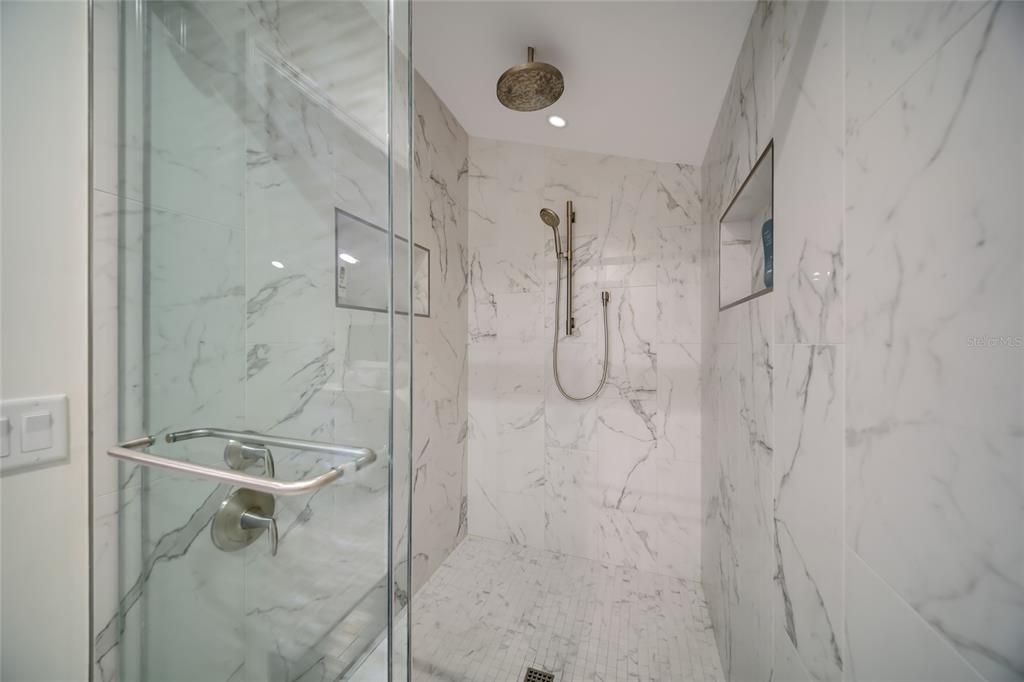 На продажу: $4,399,000 (4 спален, 4 ванн, 4539 Квадратных фут)