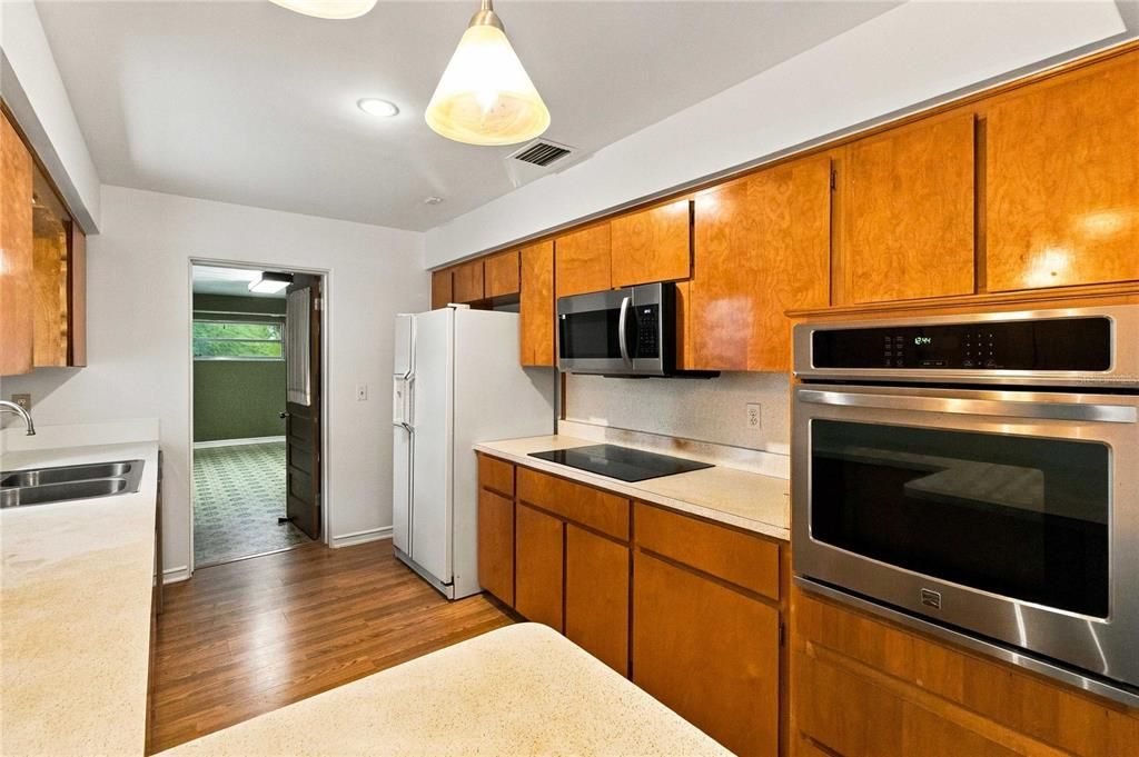 For Sale: $685,000 (3 beds, 2 baths, 1747 Square Feet)