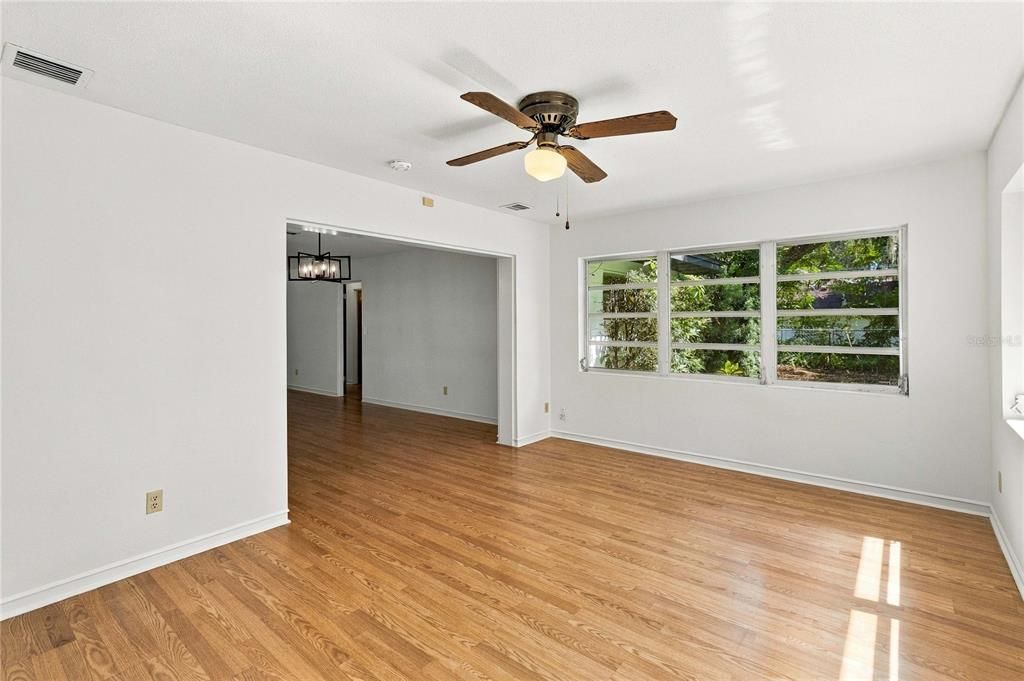 For Sale: $685,000 (3 beds, 2 baths, 1747 Square Feet)