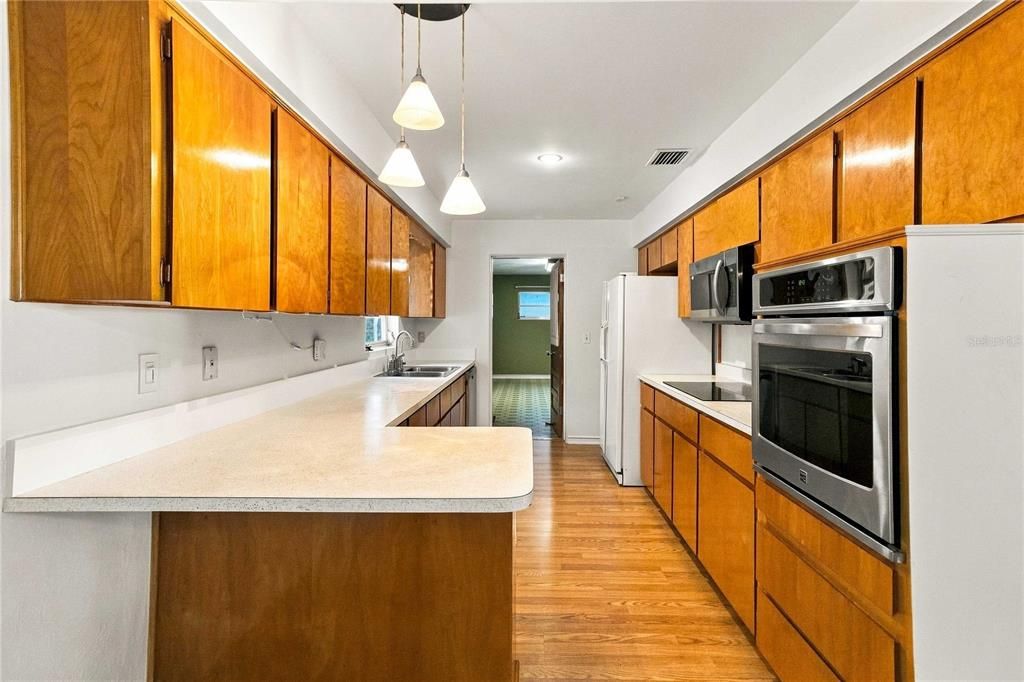 For Sale: $685,000 (3 beds, 2 baths, 1747 Square Feet)