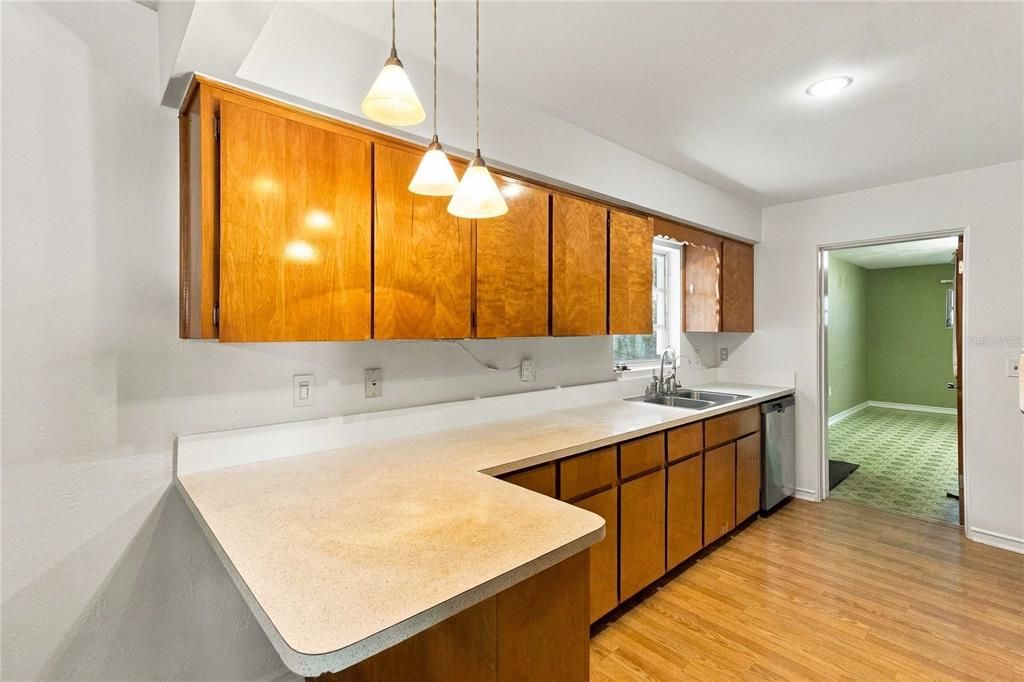 For Sale: $685,000 (3 beds, 2 baths, 1747 Square Feet)