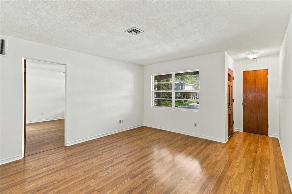 For Sale: $685,000 (3 beds, 2 baths, 1747 Square Feet)