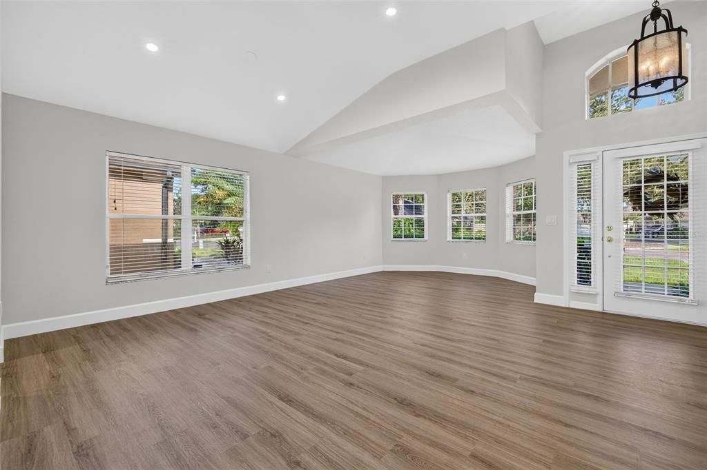 For Sale: $524,000 (3 beds, 2 baths, 1831 Square Feet)