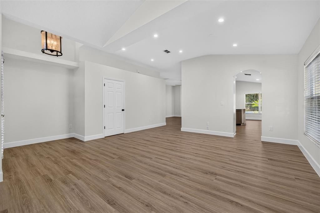 For Sale: $524,000 (3 beds, 2 baths, 1831 Square Feet)