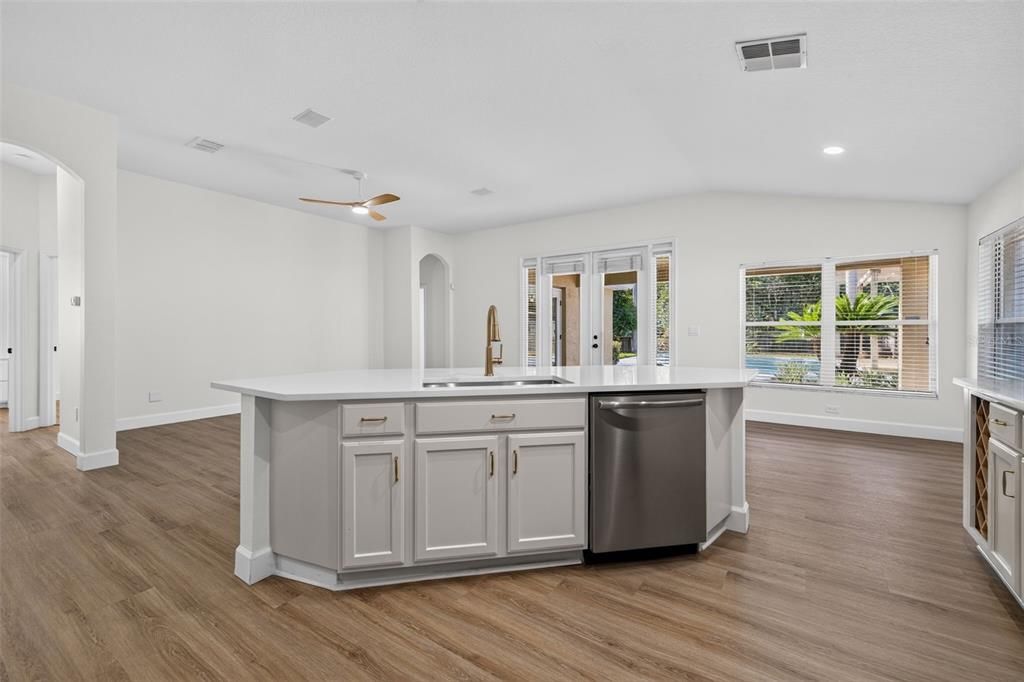 For Sale: $524,000 (3 beds, 2 baths, 1831 Square Feet)
