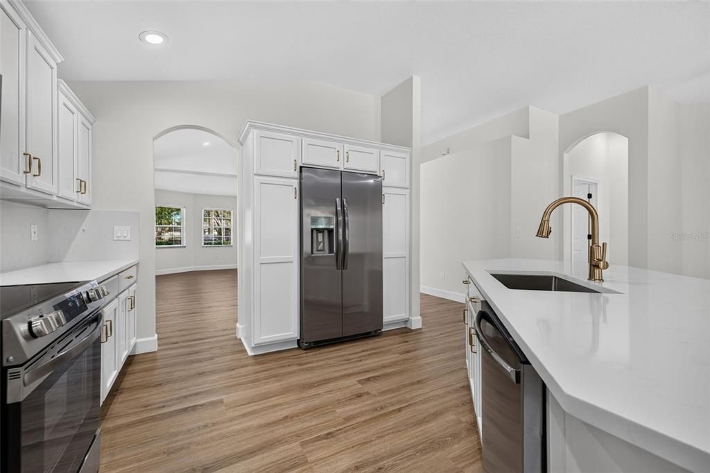 For Sale: $524,000 (3 beds, 2 baths, 1831 Square Feet)