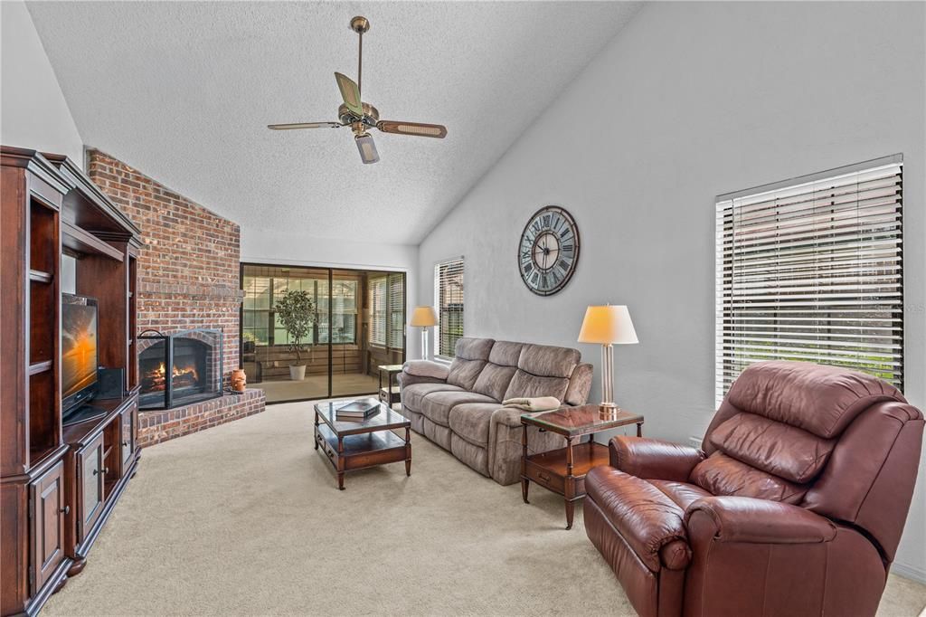 For Sale: $249,000 (3 beds, 2 baths, 2008 Square Feet)