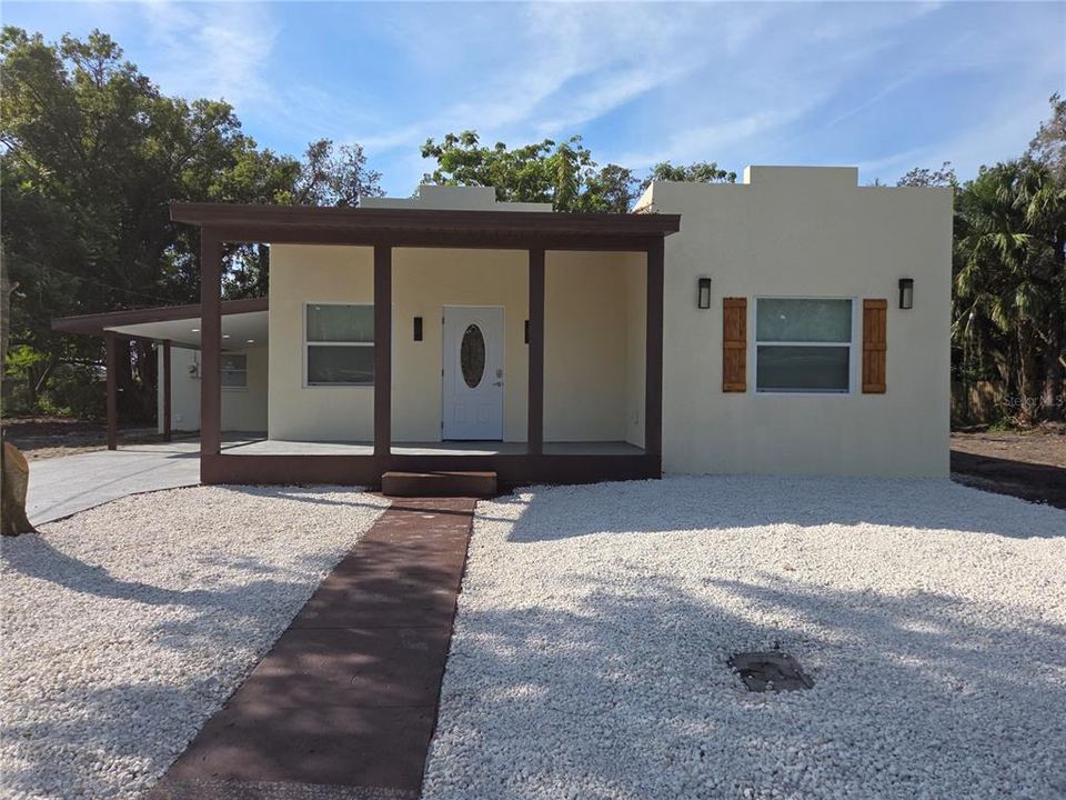 For Sale: $299,900 (3 beds, 2 baths, 1054 Square Feet)