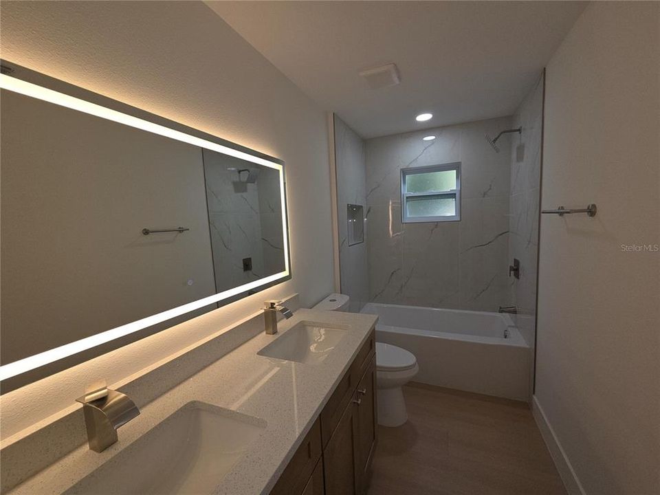 For Sale: $299,900 (3 beds, 2 baths, 1054 Square Feet)