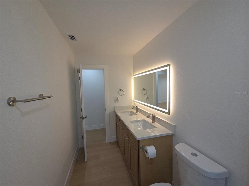 For Sale: $299,900 (3 beds, 2 baths, 1054 Square Feet)