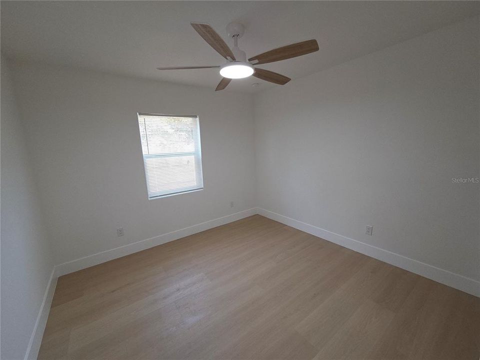 For Sale: $299,900 (3 beds, 2 baths, 1054 Square Feet)