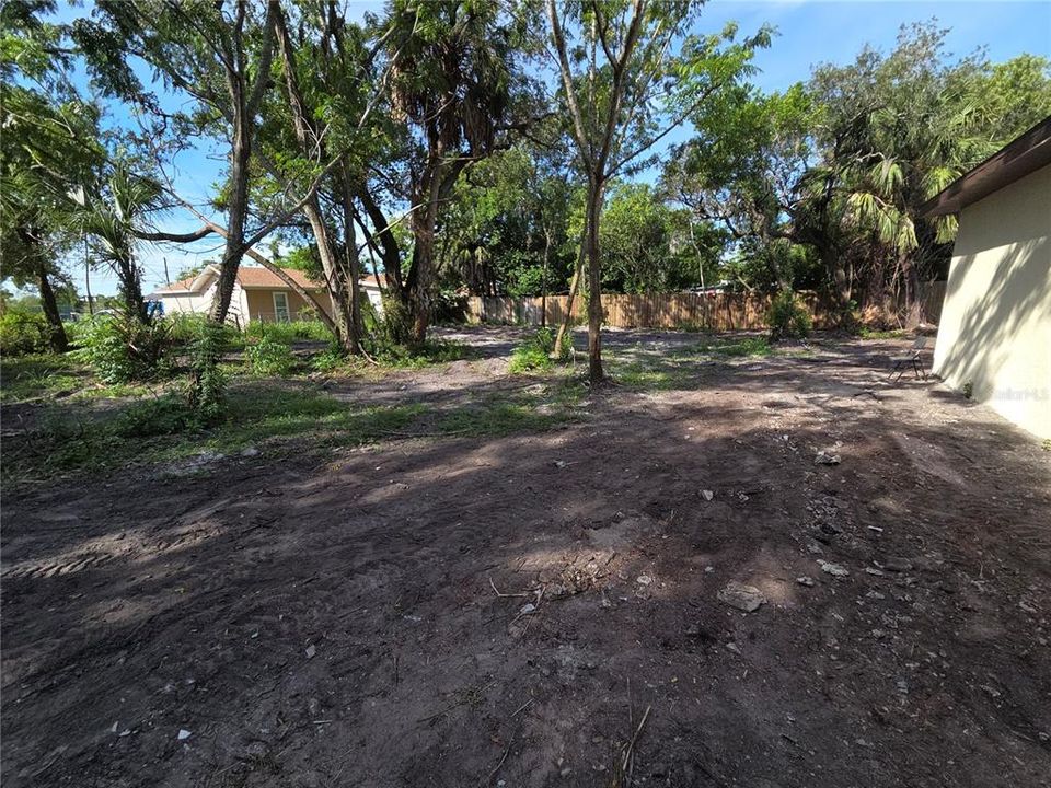 For Sale: $299,900 (3 beds, 2 baths, 1054 Square Feet)