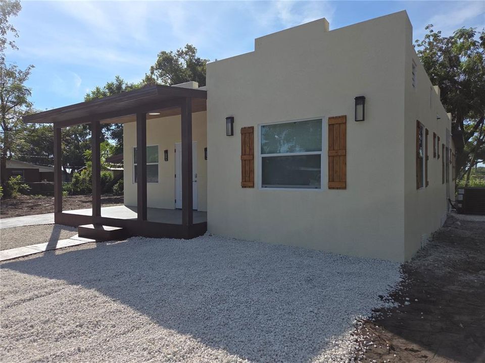For Sale: $299,900 (3 beds, 2 baths, 1054 Square Feet)