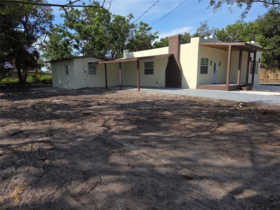 For Sale: $299,900 (3 beds, 2 baths, 1054 Square Feet)