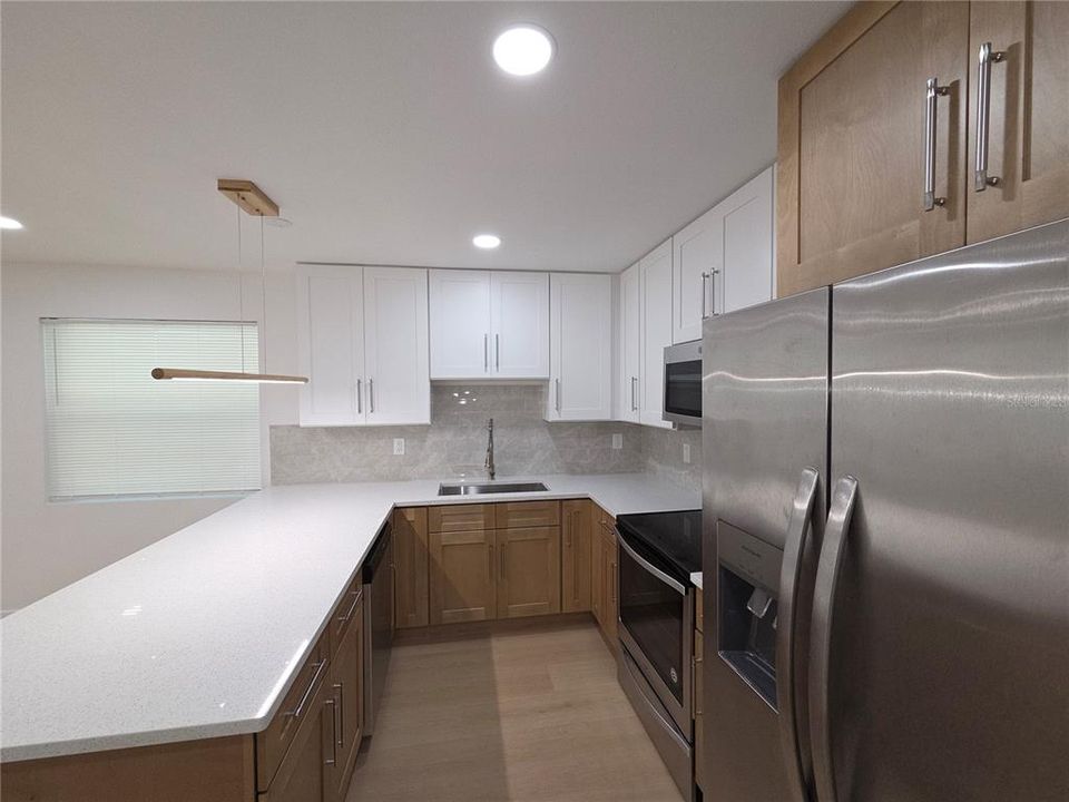 For Sale: $299,900 (3 beds, 2 baths, 1054 Square Feet)