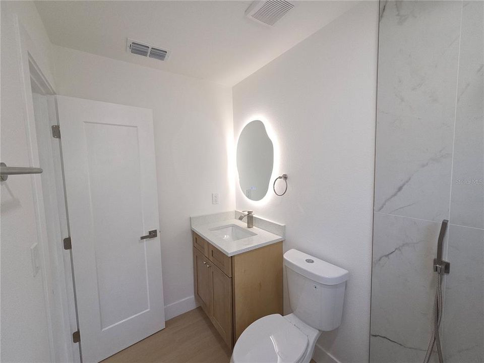 For Sale: $299,900 (3 beds, 2 baths, 1054 Square Feet)