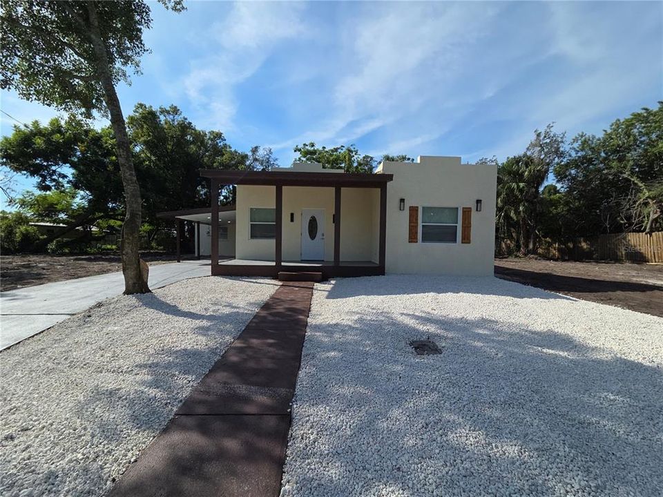 For Sale: $299,900 (3 beds, 2 baths, 1054 Square Feet)