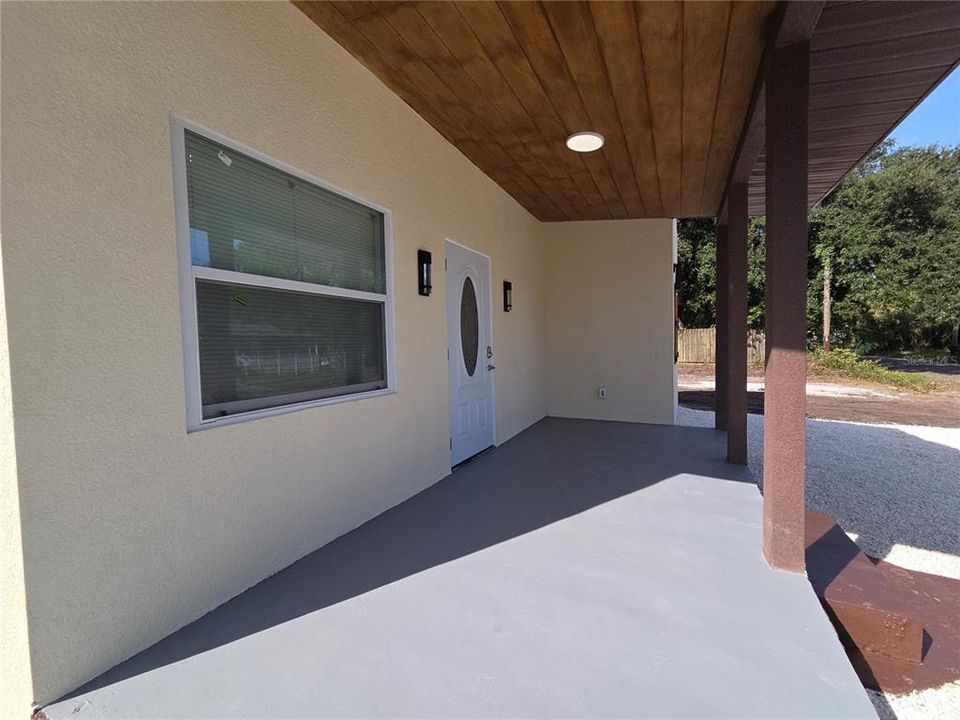 For Sale: $299,900 (3 beds, 2 baths, 1054 Square Feet)