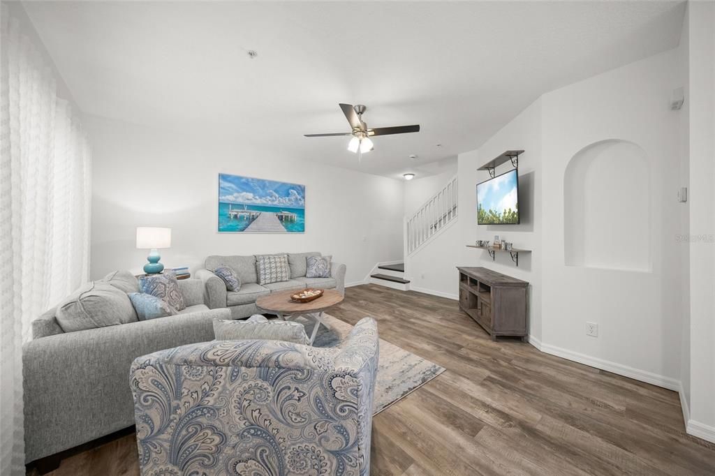 For Sale: $240,000 (3 beds, 2 baths, 1200 Square Feet)