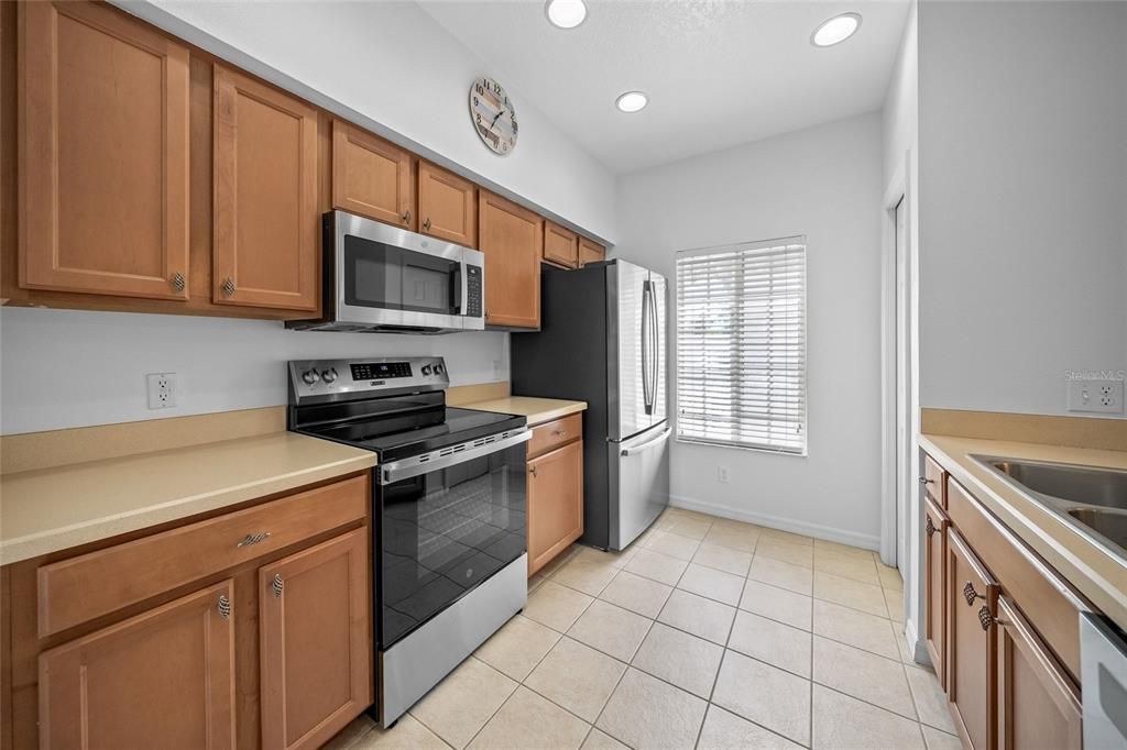 For Sale: $240,000 (3 beds, 2 baths, 1200 Square Feet)