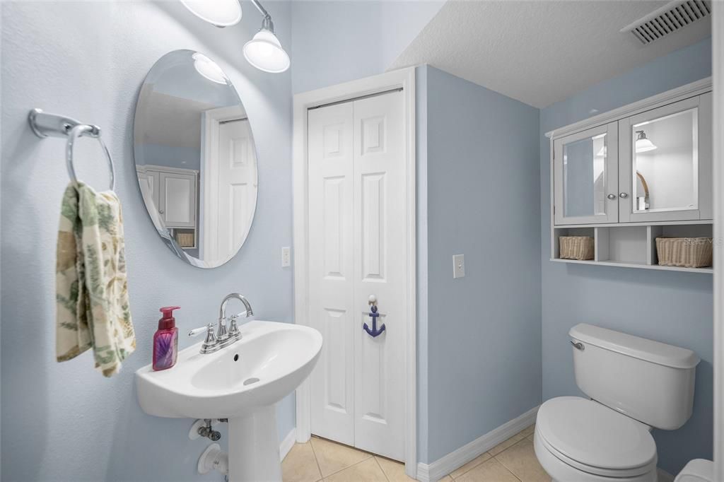 For Sale: $240,000 (3 beds, 2 baths, 1200 Square Feet)