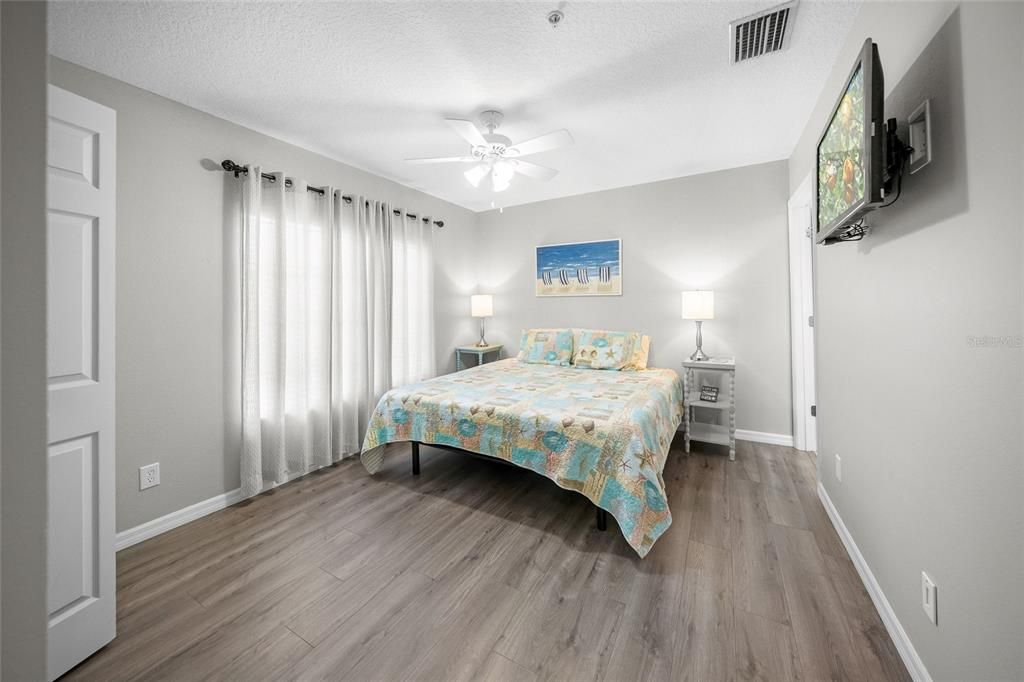 For Sale: $240,000 (3 beds, 2 baths, 1200 Square Feet)