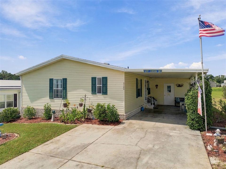 En Venta: $179,900 (2 camas, 2 baños, 1296 Pies cuadrados)