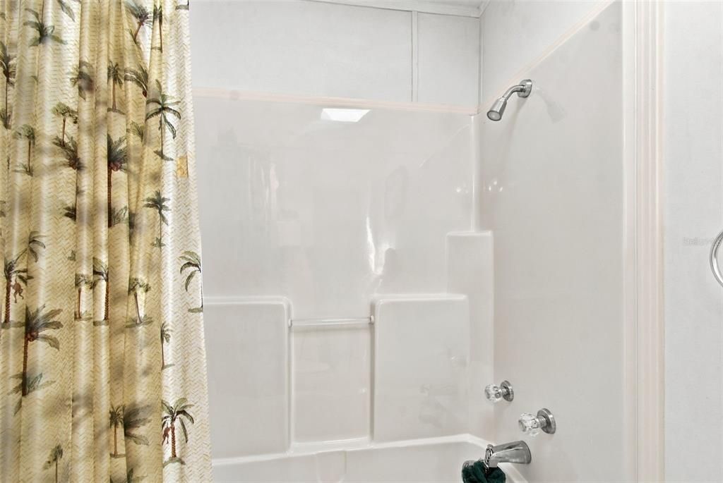 En Venta: $179,900 (2 camas, 2 baños, 1296 Pies cuadrados)