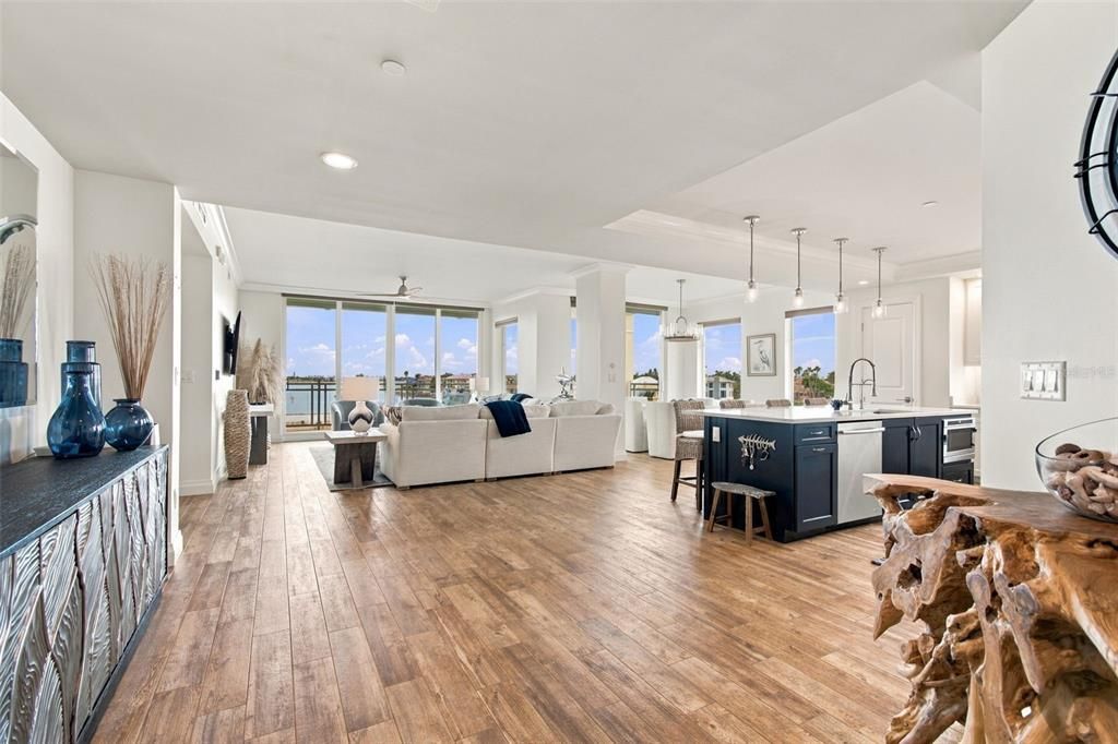 En Venta: $2,940,000 (3 camas, 3 baños, 2495 Pies cuadrados)