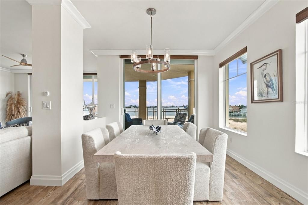 En Venta: $2,940,000 (3 camas, 3 baños, 2495 Pies cuadrados)