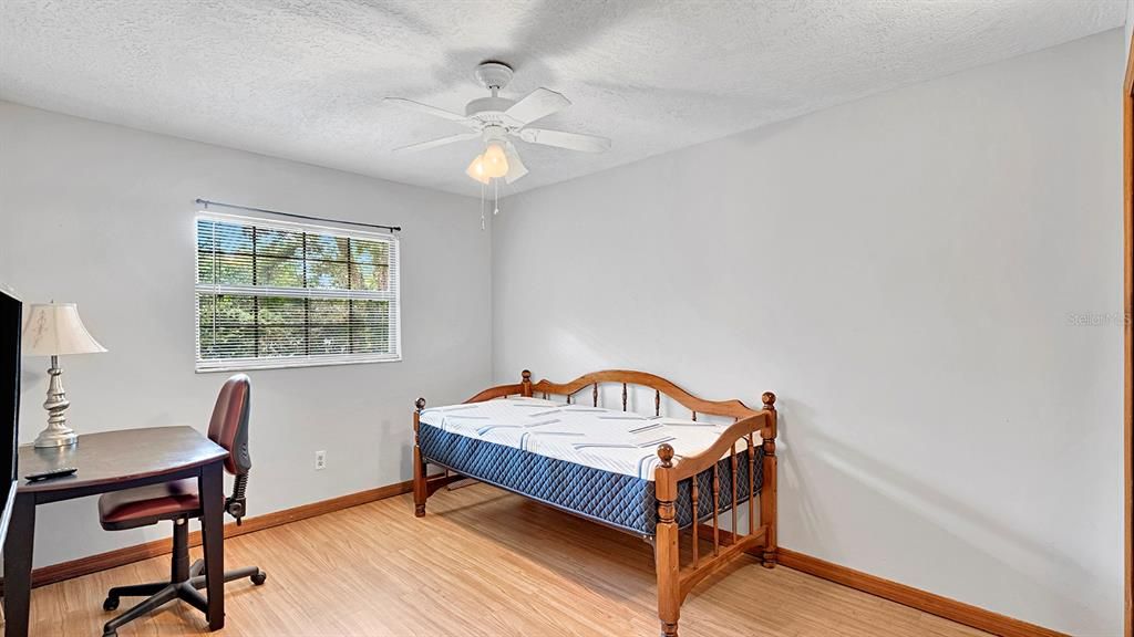 En Venta: $479,900 (4 camas, 2 baños, 2051 Pies cuadrados)