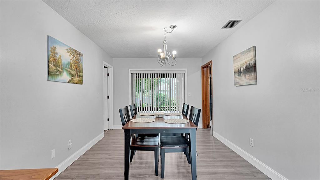 En Venta: $479,900 (4 camas, 2 baños, 2051 Pies cuadrados)