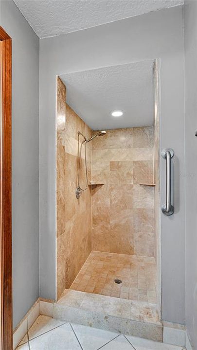 En Venta: $479,900 (4 camas, 2 baños, 2051 Pies cuadrados)