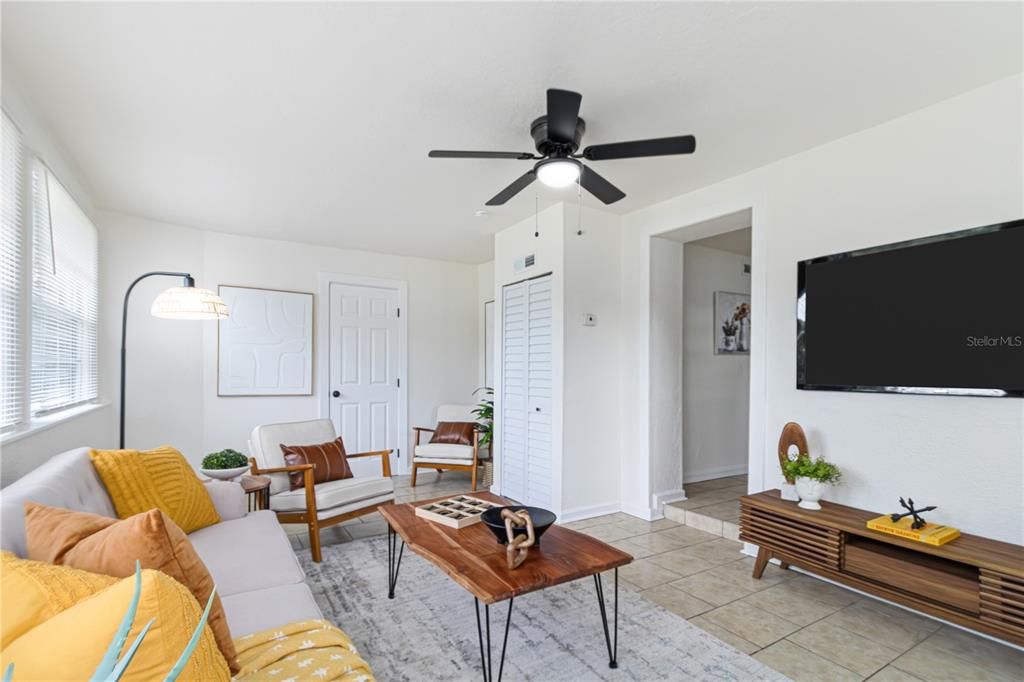 En Venta: $245,000 (2 camas, 1 baños, 864 Pies cuadrados)