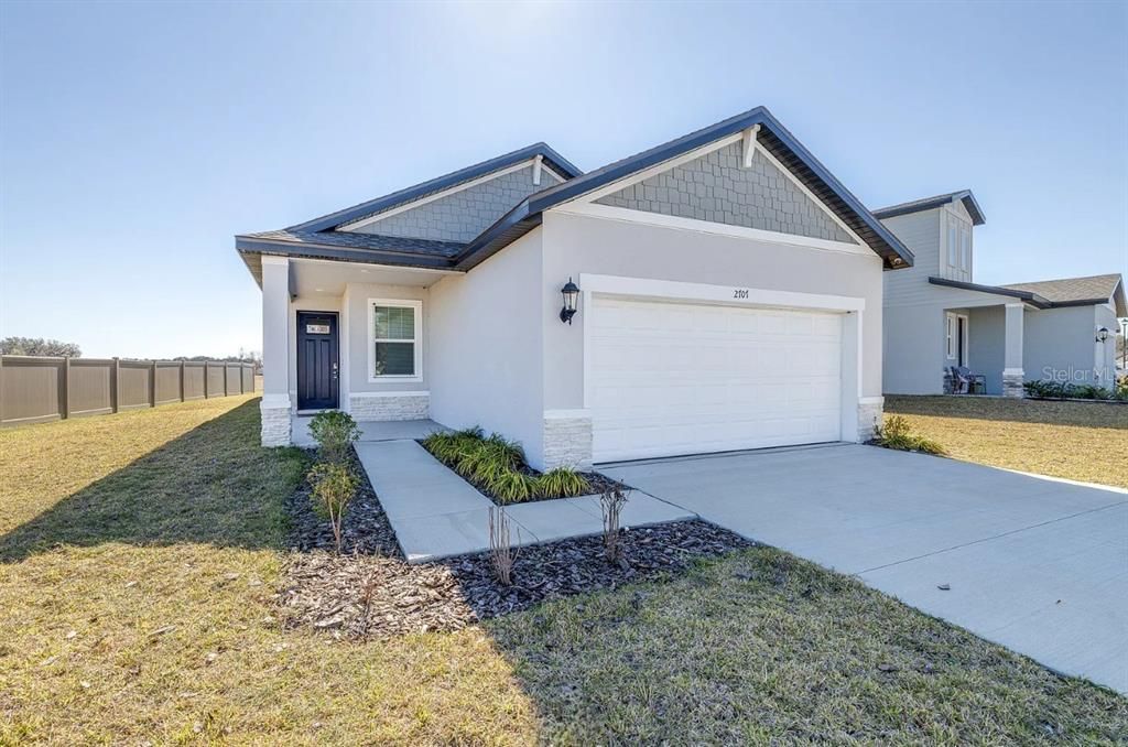 For Rent: $2,250 (4 beds, 2 baths, 1340 Square Feet)