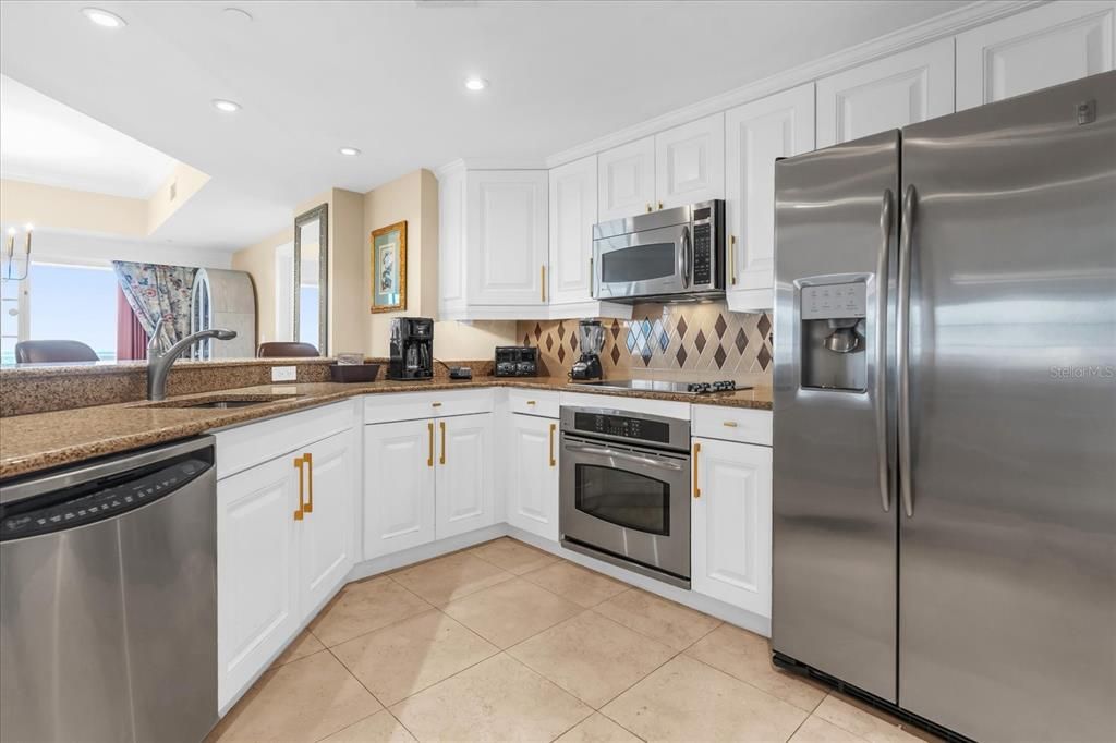 For Sale: $479,000 (2 beds, 2 baths, 1646 Square Feet)