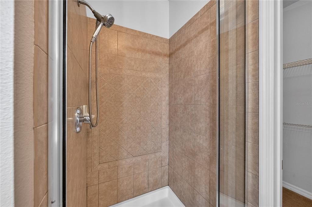 En Renta: $2,400 (4 camas, 3 baños, 2052 Pies cuadrados)