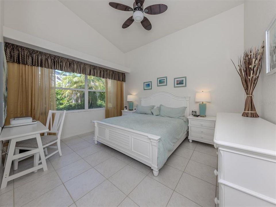 Activo con contrato: $679,000 (3 camas, 2 baños, 2314 Pies cuadrados)