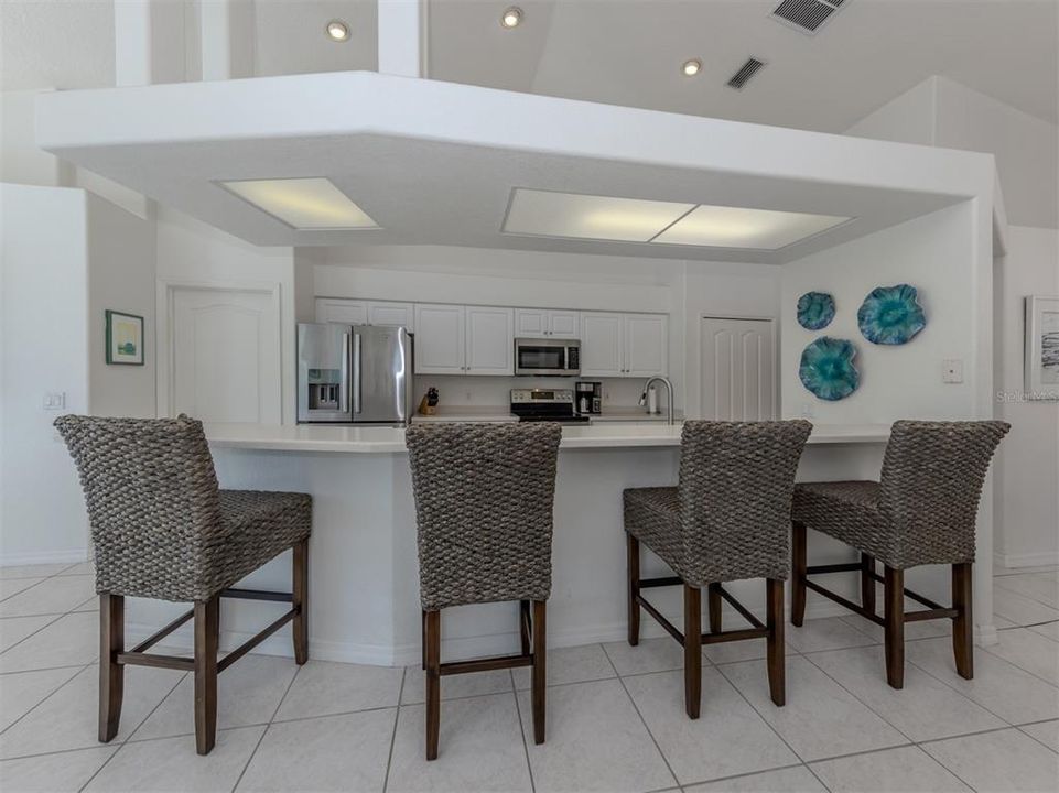 Activo con contrato: $679,000 (3 camas, 2 baños, 2314 Pies cuadrados)