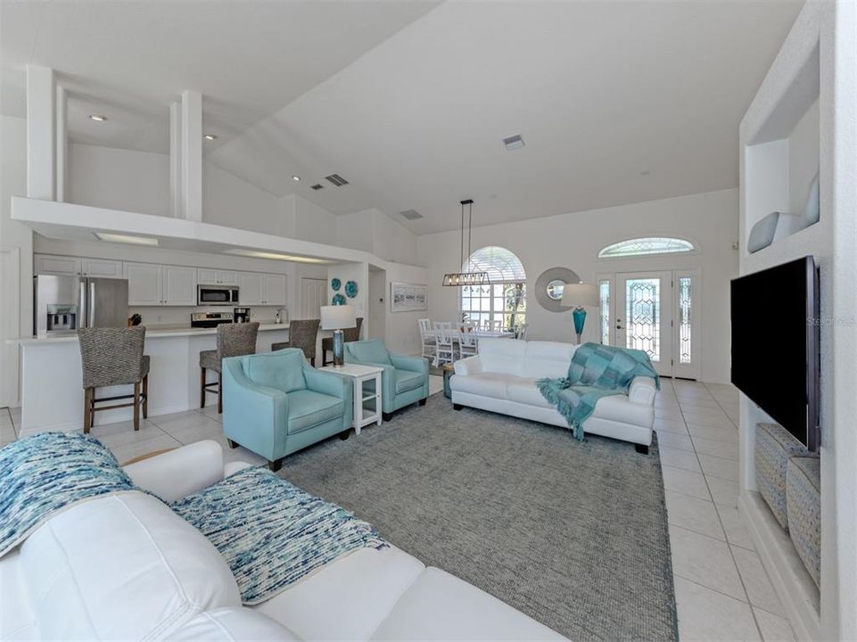 Activo con contrato: $679,000 (3 camas, 2 baños, 2314 Pies cuadrados)