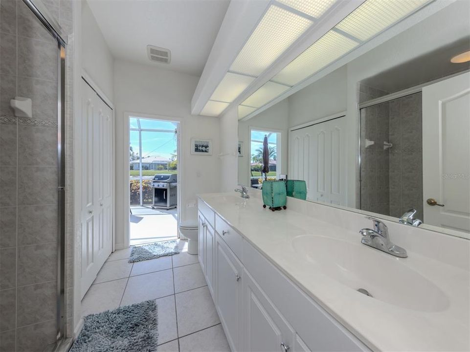 Activo con contrato: $679,000 (3 camas, 2 baños, 2314 Pies cuadrados)