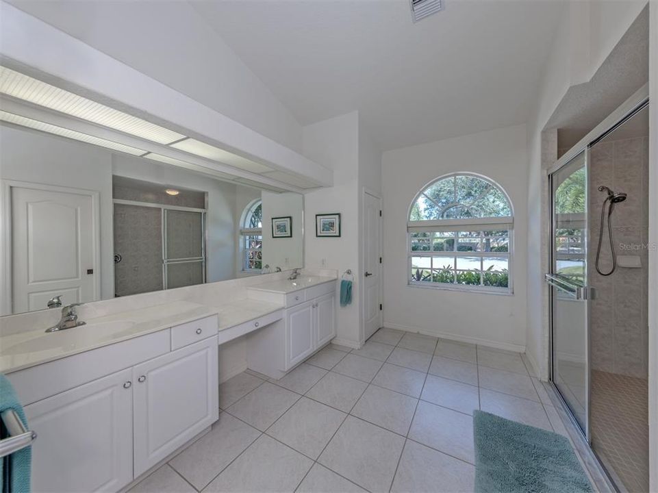 Activo con contrato: $679,000 (3 camas, 2 baños, 2314 Pies cuadrados)