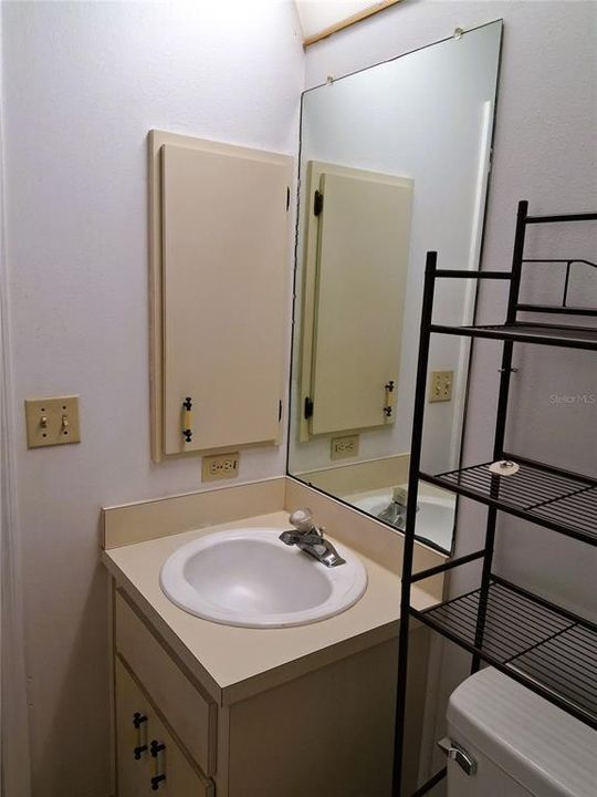 На продажу: $199,999 (3 спален, 2 ванн, 1200 Квадратных фут)
