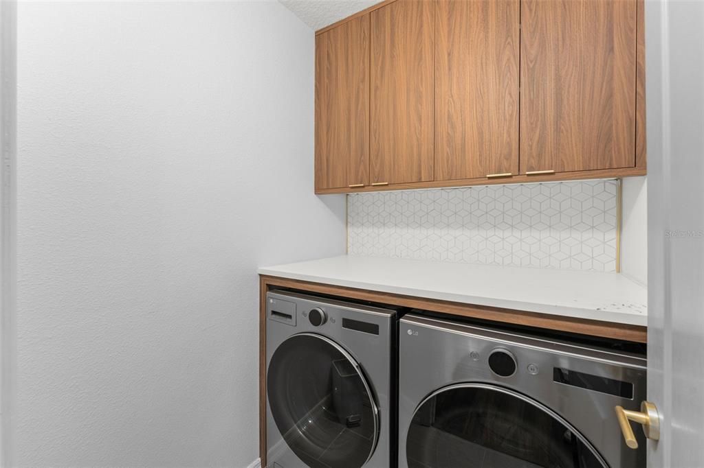 For Sale: $225,000 (2 beds, 2 baths, 1147 Square Feet)
