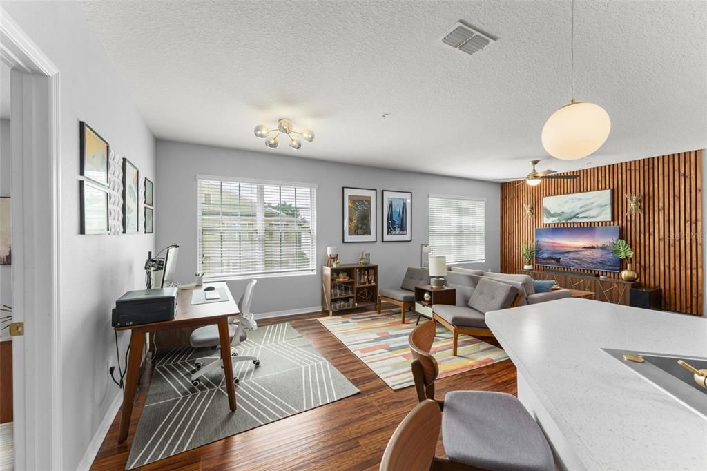 For Sale: $225,000 (2 beds, 2 baths, 1147 Square Feet)