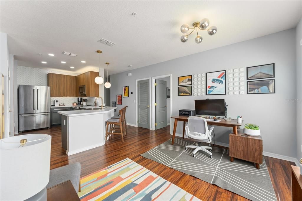 For Sale: $225,000 (2 beds, 2 baths, 1147 Square Feet)