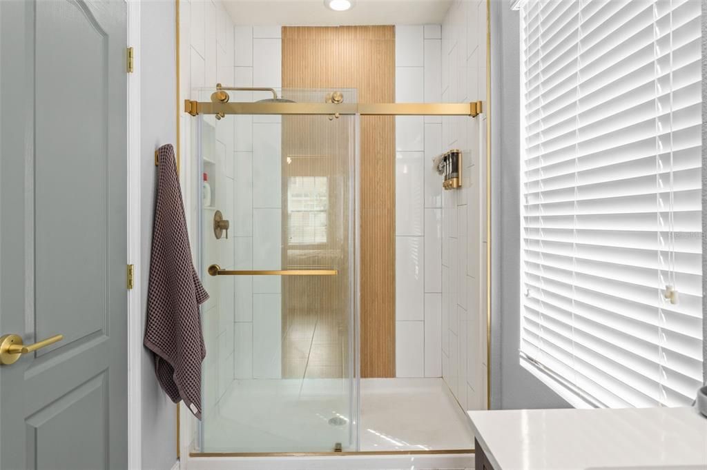 For Sale: $225,000 (2 beds, 2 baths, 1147 Square Feet)