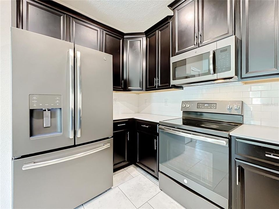 For Sale: $245,900 (2 beds, 2 baths, 1505 Square Feet)