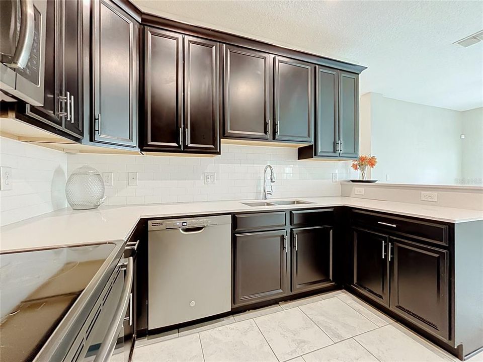 For Sale: $245,900 (2 beds, 2 baths, 1505 Square Feet)