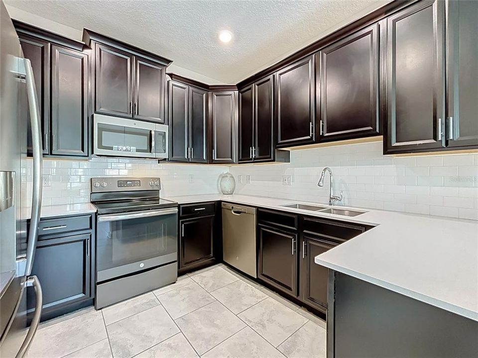 For Sale: $245,900 (2 beds, 2 baths, 1505 Square Feet)